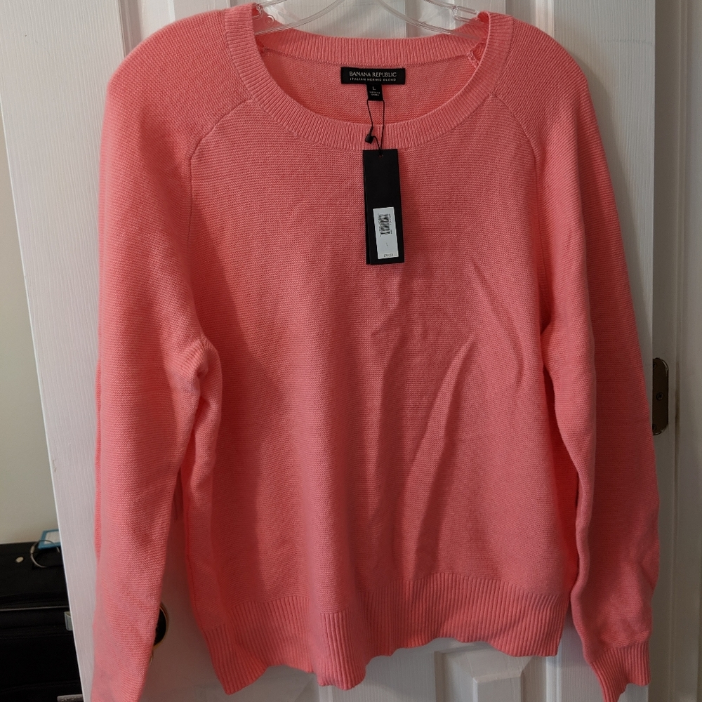 Banana Republic coral sweater, NEW